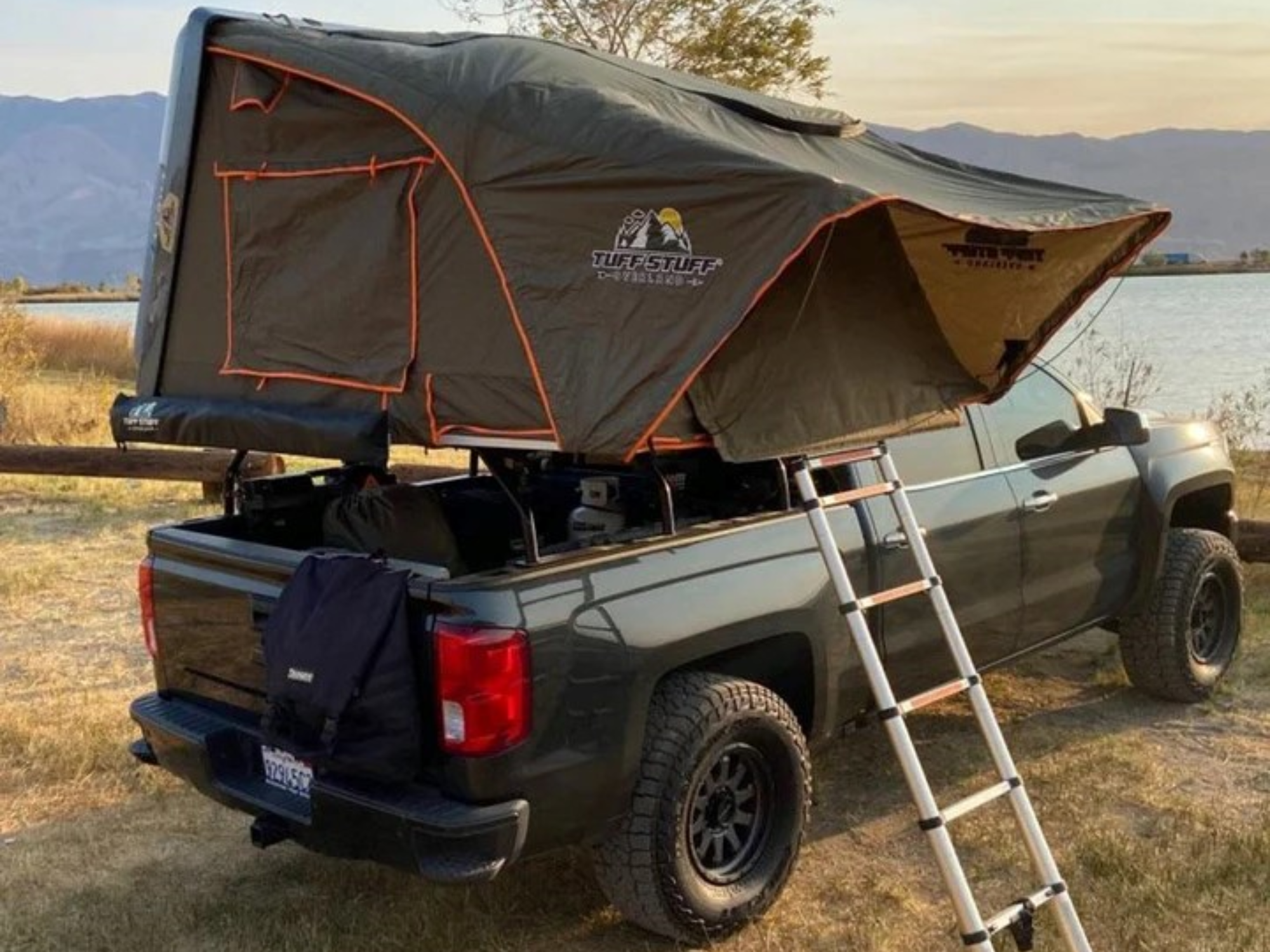 4-Person Hard Shell Rooftop Tent