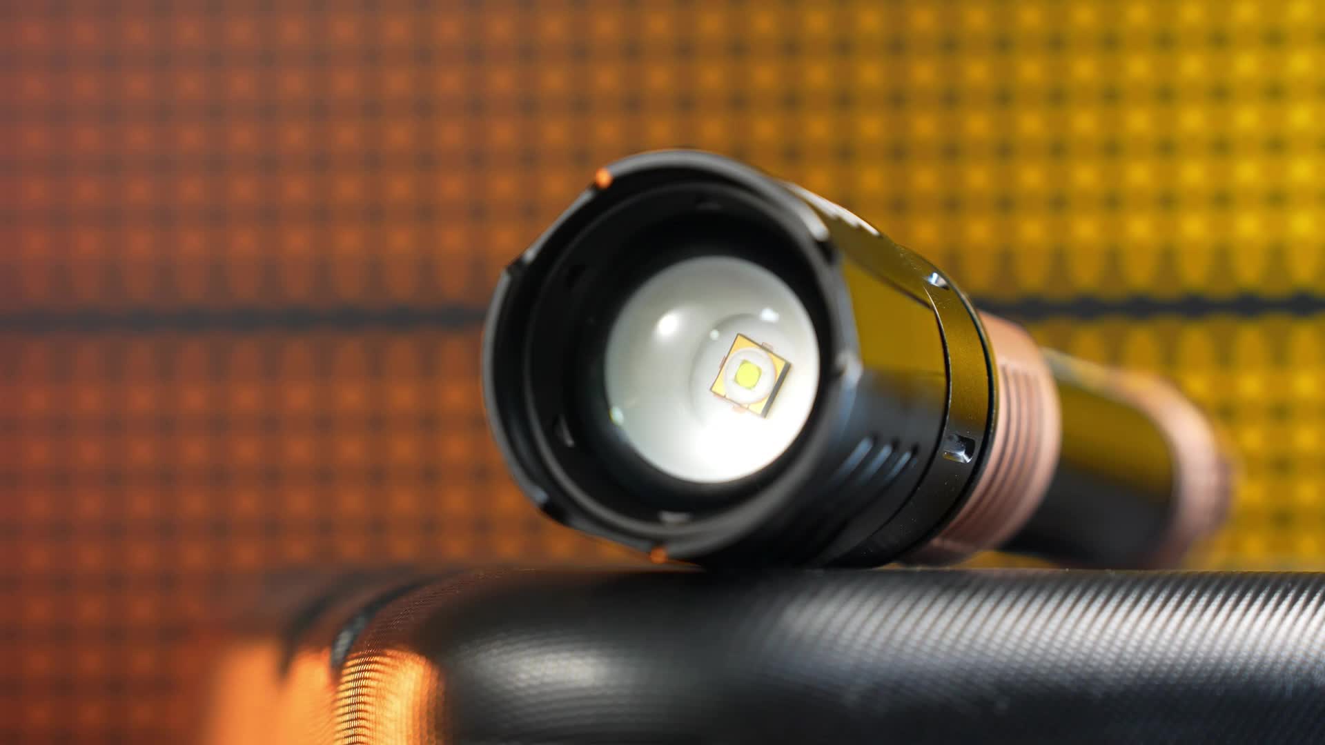 SKYFIRE High-Lumen Rechargeable LED Flashlight – Zoomable, 4 Modes